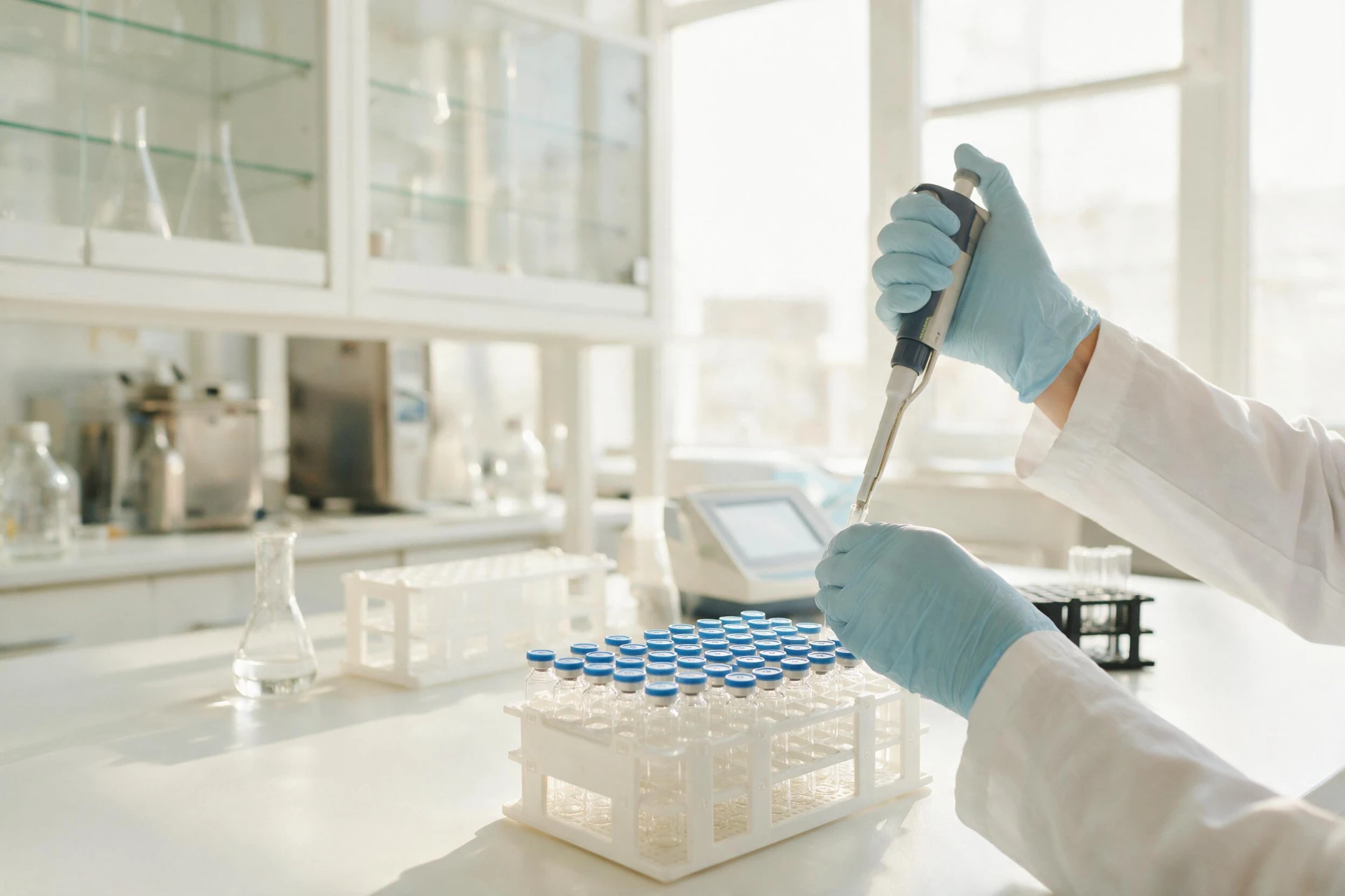 I denti possono ricrescere da soli? La sperimentazione sull'uomo è appena iniziata